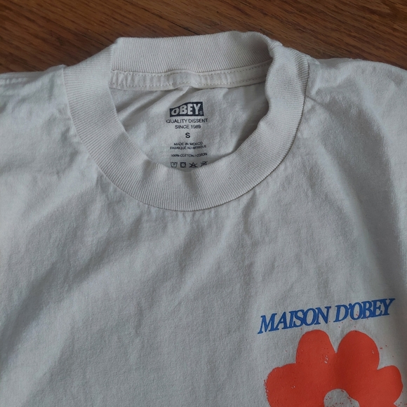 White T-Shirt with Orange Flower Men Sz S Maison D'Obey  OBEY TEE - Picture 3 of 4